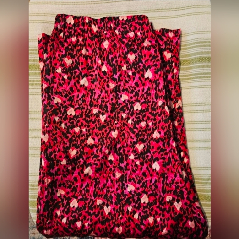 NWT- Unisex Savage X Fenty Goji Berry Red Animal Print Satin PJ Pants. Size XL